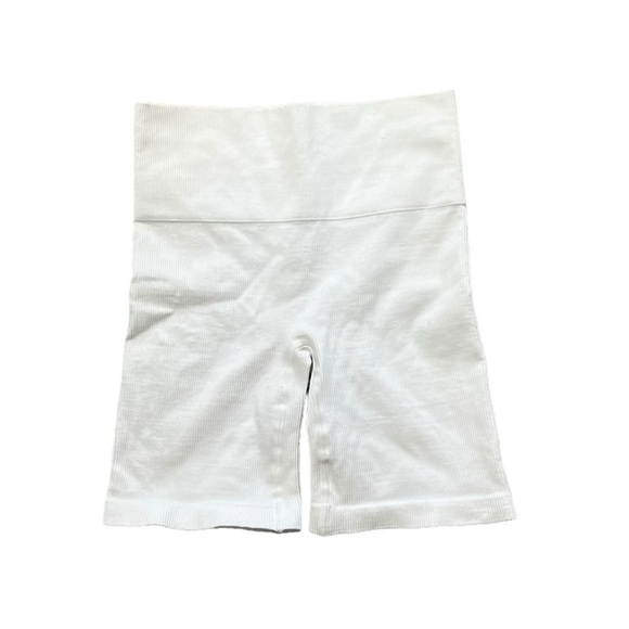 ARITZIA Tna Ribbed Biking Cycling Shorts - Picture 3 of 5